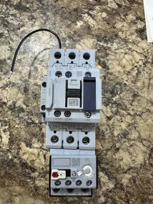 WEG 3 POLE W/ AUXIALLARY AND 32-50AMP OVERLOAD 208-240V