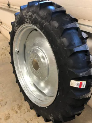 14.9 x 24 Non-Directional Wheel and Tire Assembly w/tube